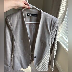 Zara Woman’s Gray and Pink Plaid Blazer